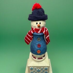 Avon Country Snowfolks Candleholder in Red